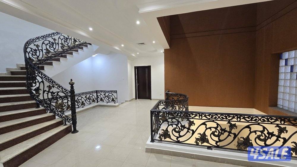 بيت كامل مع حمام سباحة وسرداب للإجار11