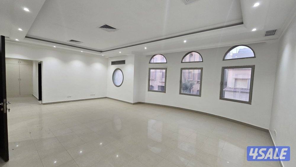 بيت كامل مع حمام سباحة وسرداب للإجار12