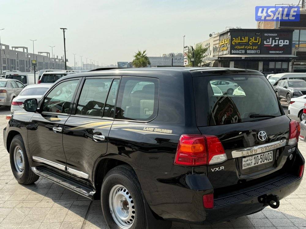 لاند كروزر VXR موديل ٢٠١١ ماشي ٢٨٠ شرط الفحص2