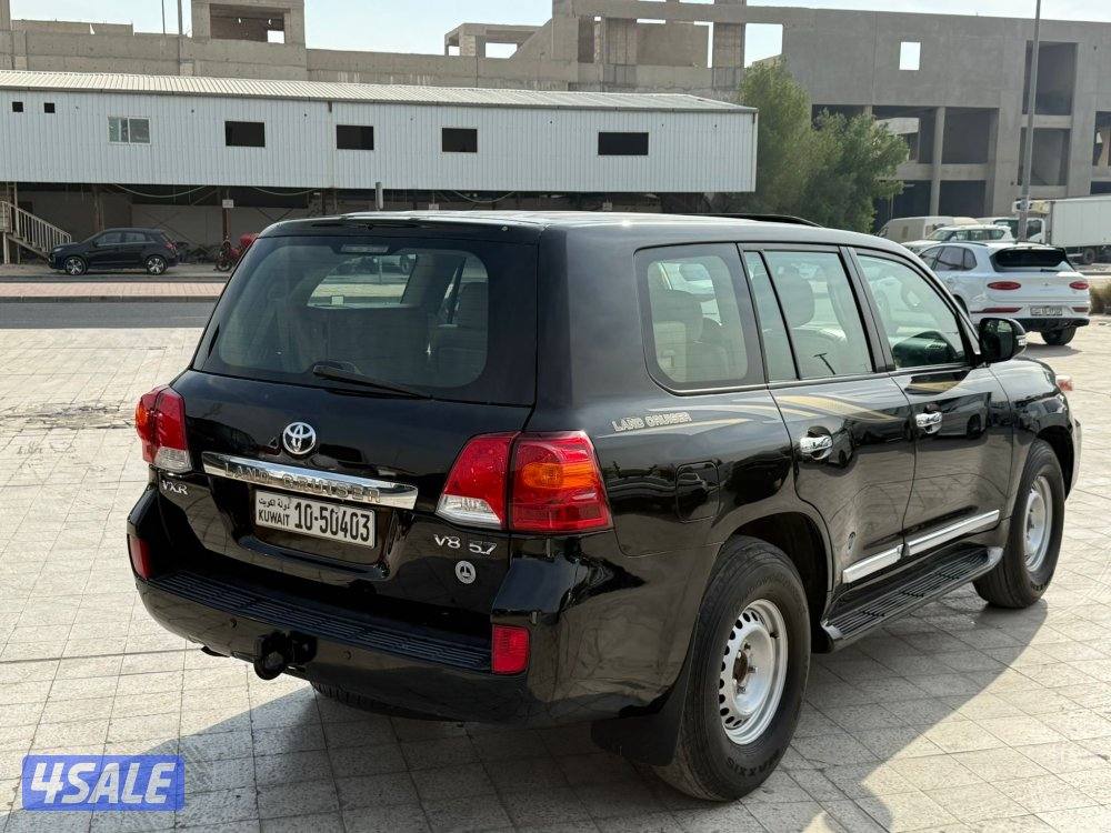 لاند كروزر VXR موديل ٢٠١١ ماشي ٢٨٠ شرط الفحص3