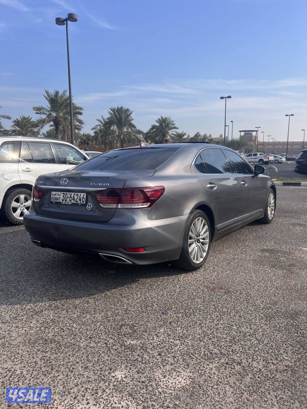 لكزس 460L موديل 2015 سيرفس منتظم بالوكالة0