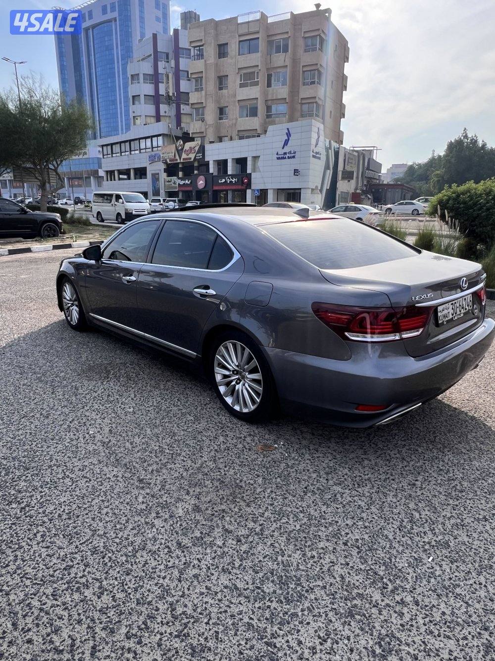 لكزس 460L موديل 2015 سيرفس منتظم بالوكالة6