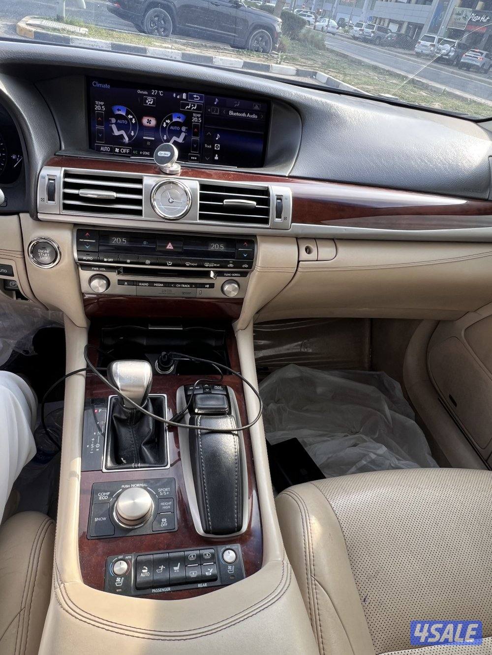 لكزس 460L موديل 2015 سيرفس منتظم بالوكالة8