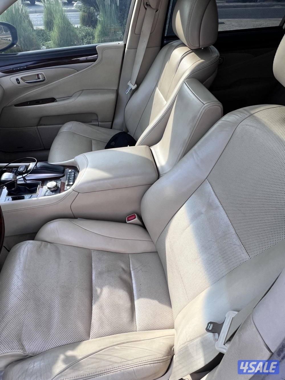 لكزس 460L موديل 2015 سيرفس منتظم بالوكالة9