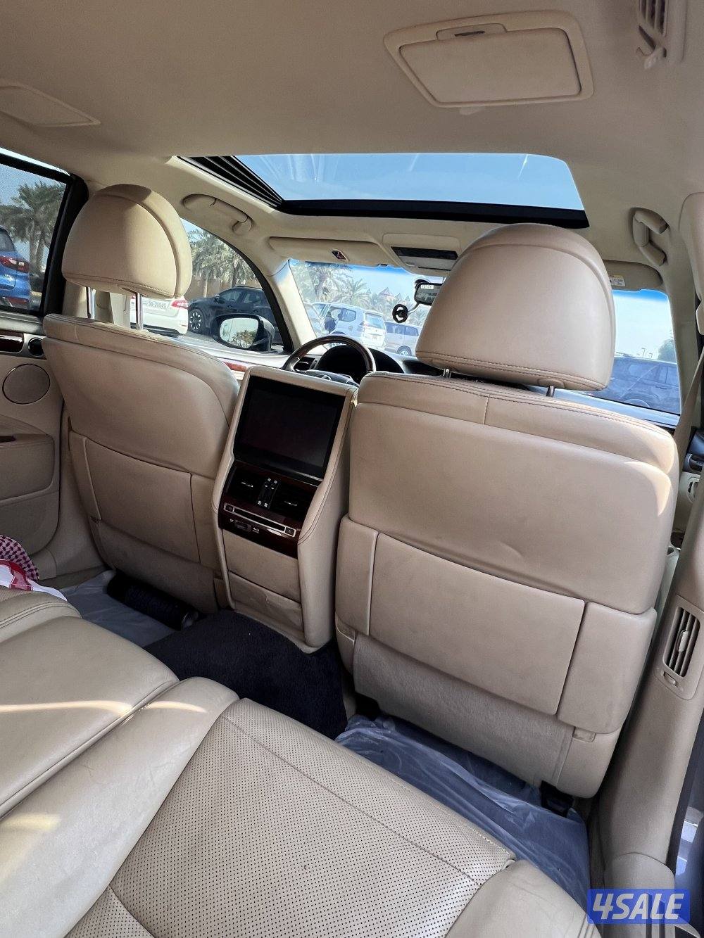 لكزس 460L موديل 2015 سيرفس منتظم بالوكالة10