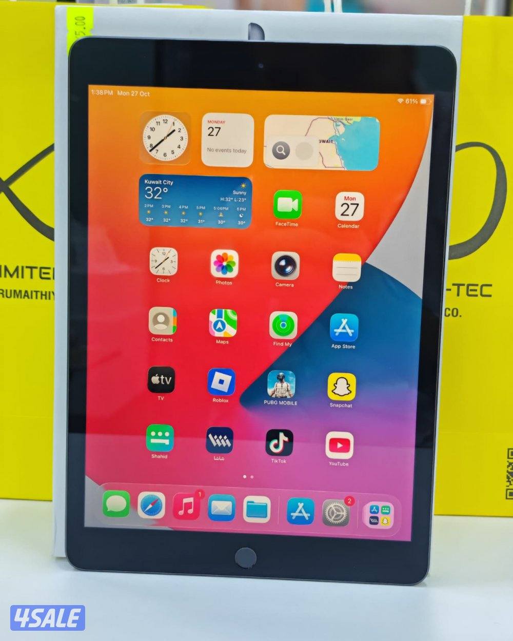 ايباد8 32 جيجابايت رمادي iPad 8th Gen 32GB Gray Used like new0