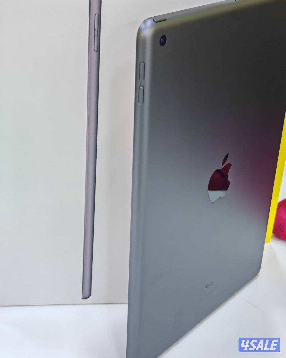 ايباد8 32 جيجابايت رمادي iPad 8th Gen 32GB Gray Used like new4