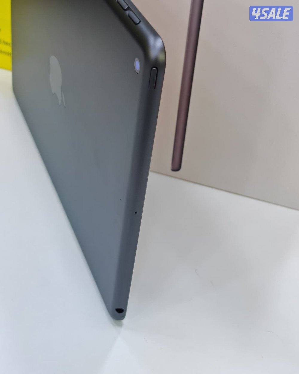 ايباد8 32 جيجابايت رمادي iPad 8th Gen 32GB Gray Used like new3