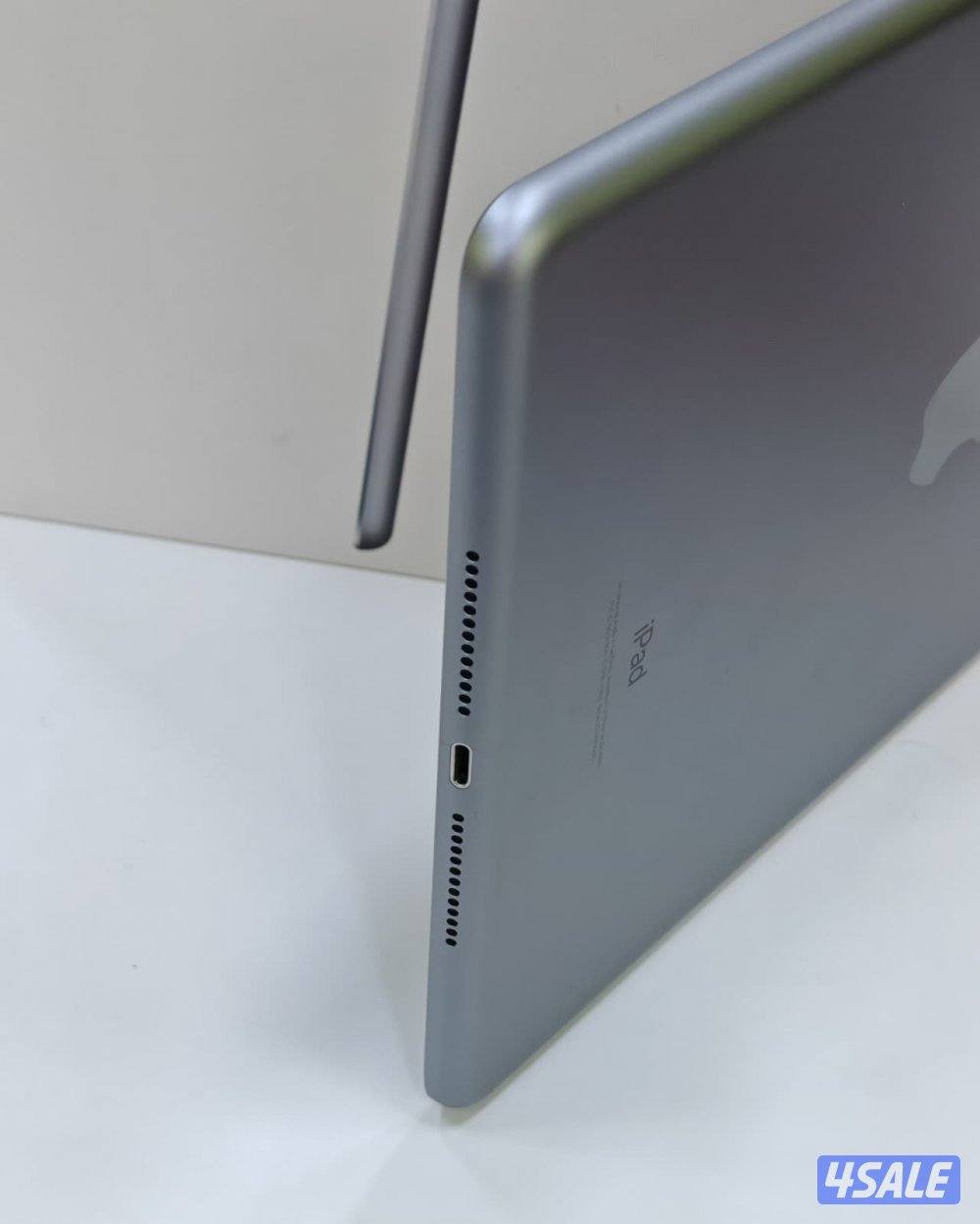 ايباد 32 جيجابايت رمادي iPad 6th Gen 32GB Gray Used like new1