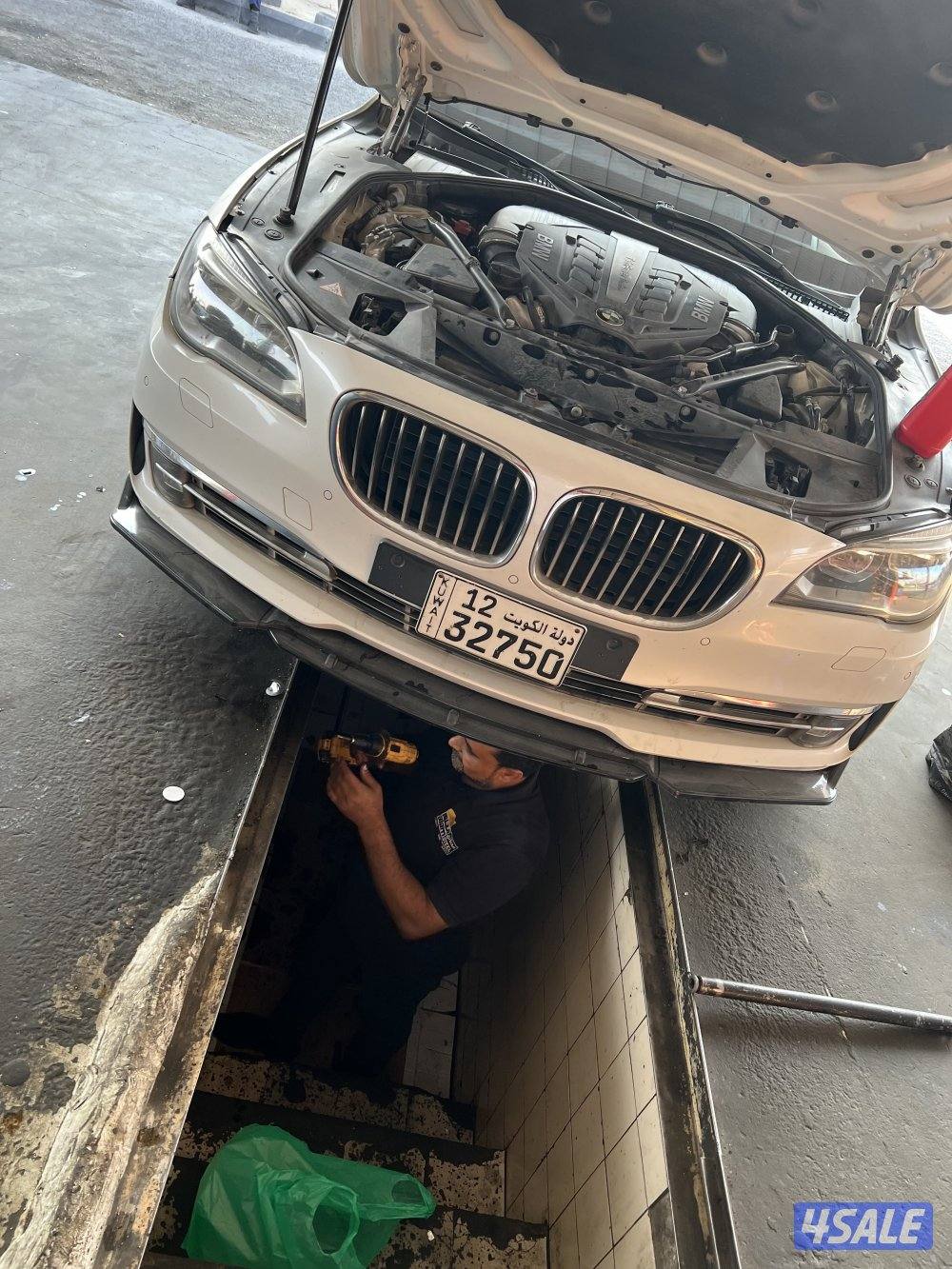 لحية كانت راكبة على بي ام دبليو الفئة السابعة1