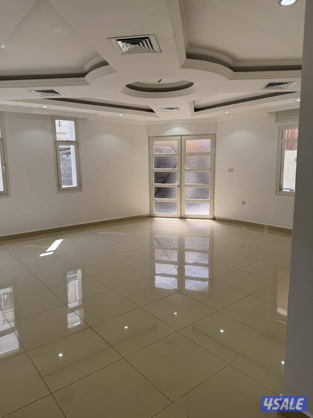 ابو فطيره دور ارضي 4 غرف وديوانيه وصاله0