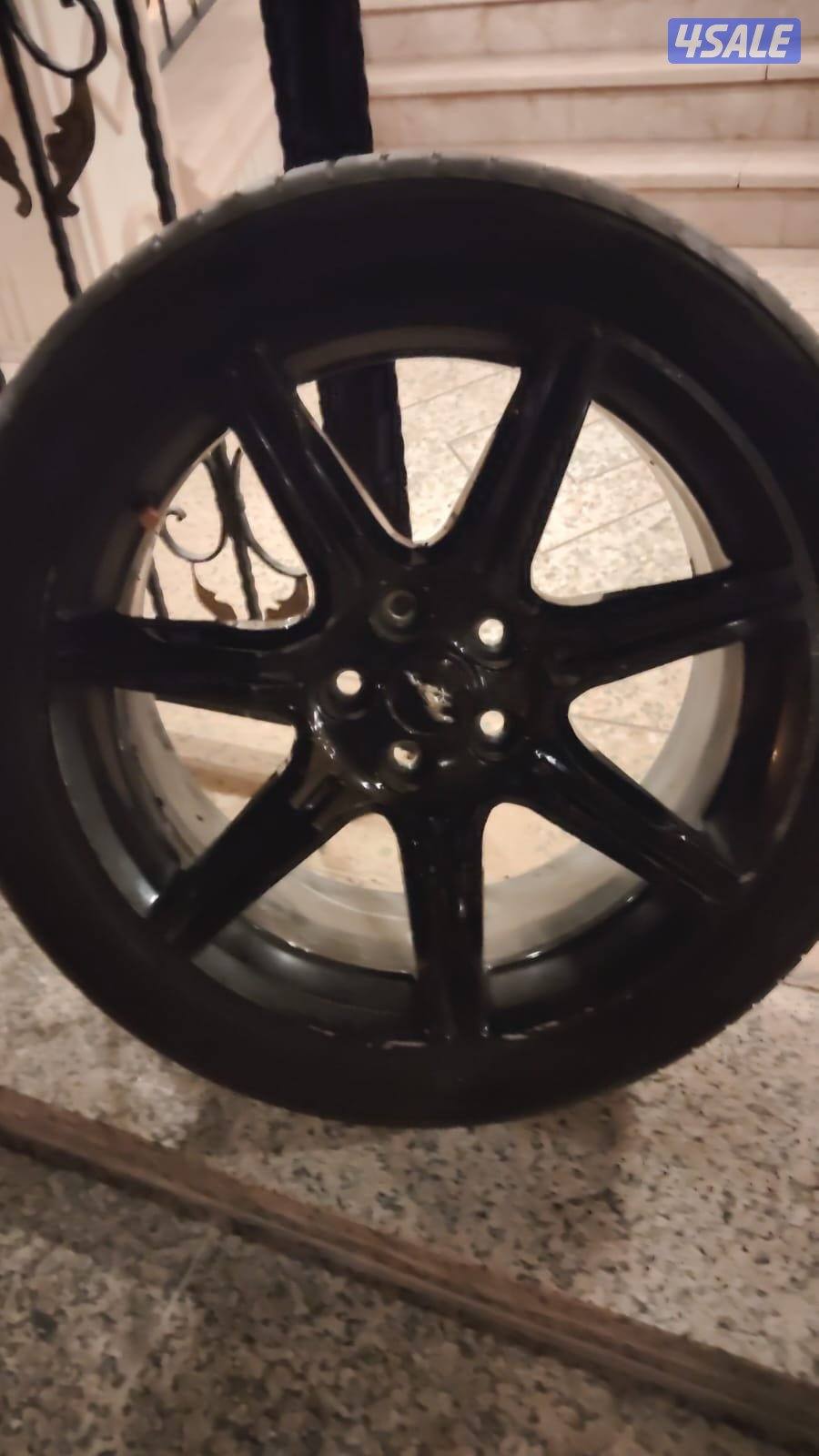 للبيع اغراض موستنغ 2015 لي 2019 كبوت و زوايد الجامة و الجوانب و رنقات4