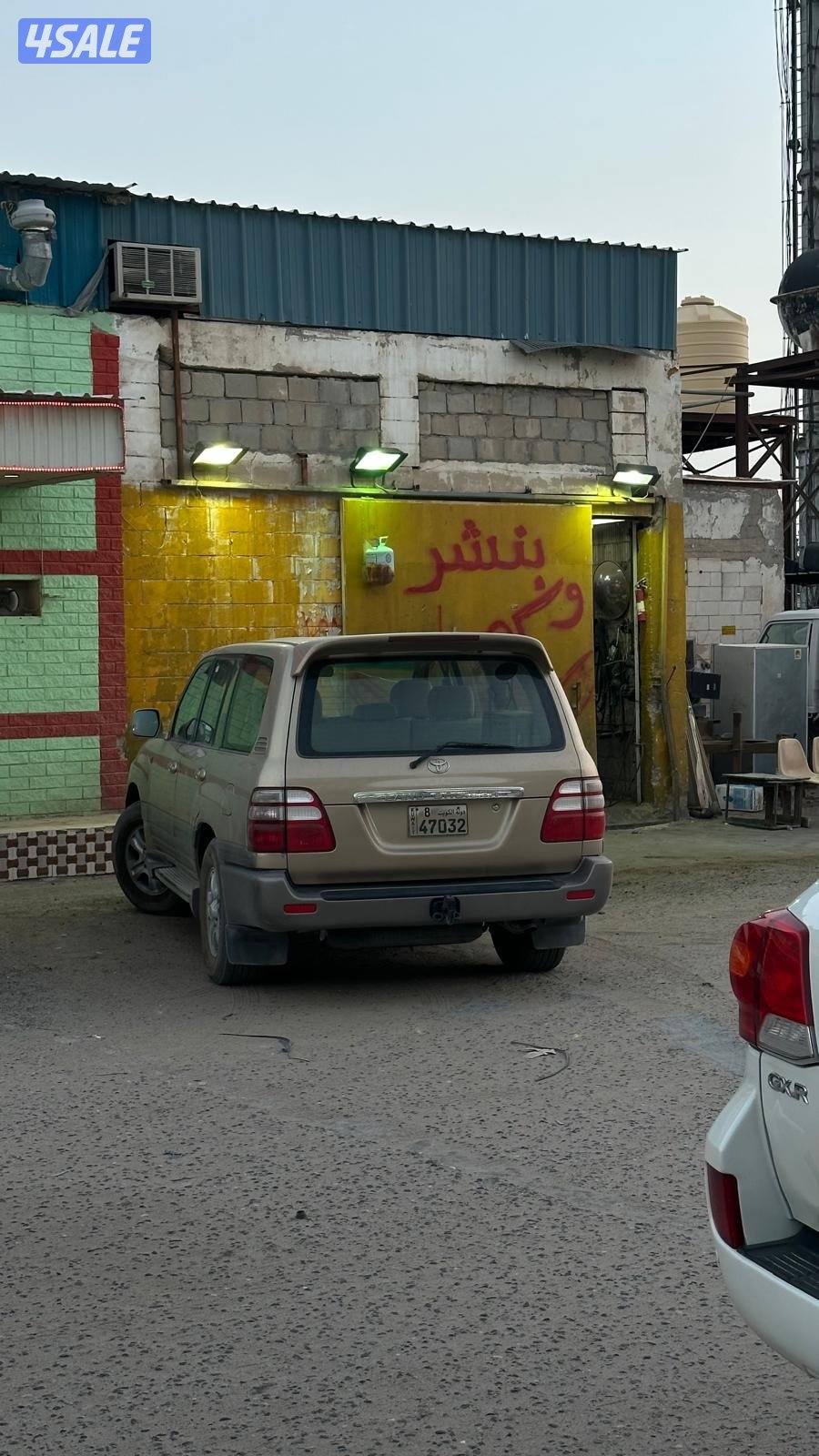 غرب عبدالله مبارك قطعة 4 شارع 430 منزل 2945