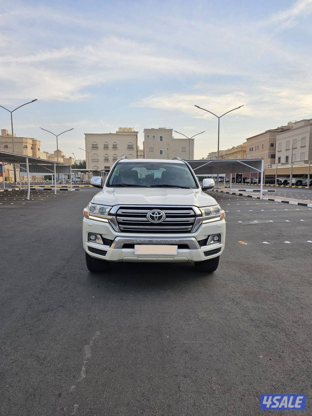 لاند كروز 2017 GXR نظيف الموتر ..6