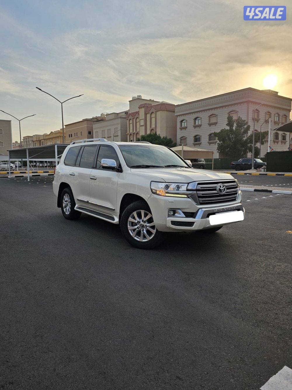 لاند كروز 2017 GXR نظيف الموتر ..10