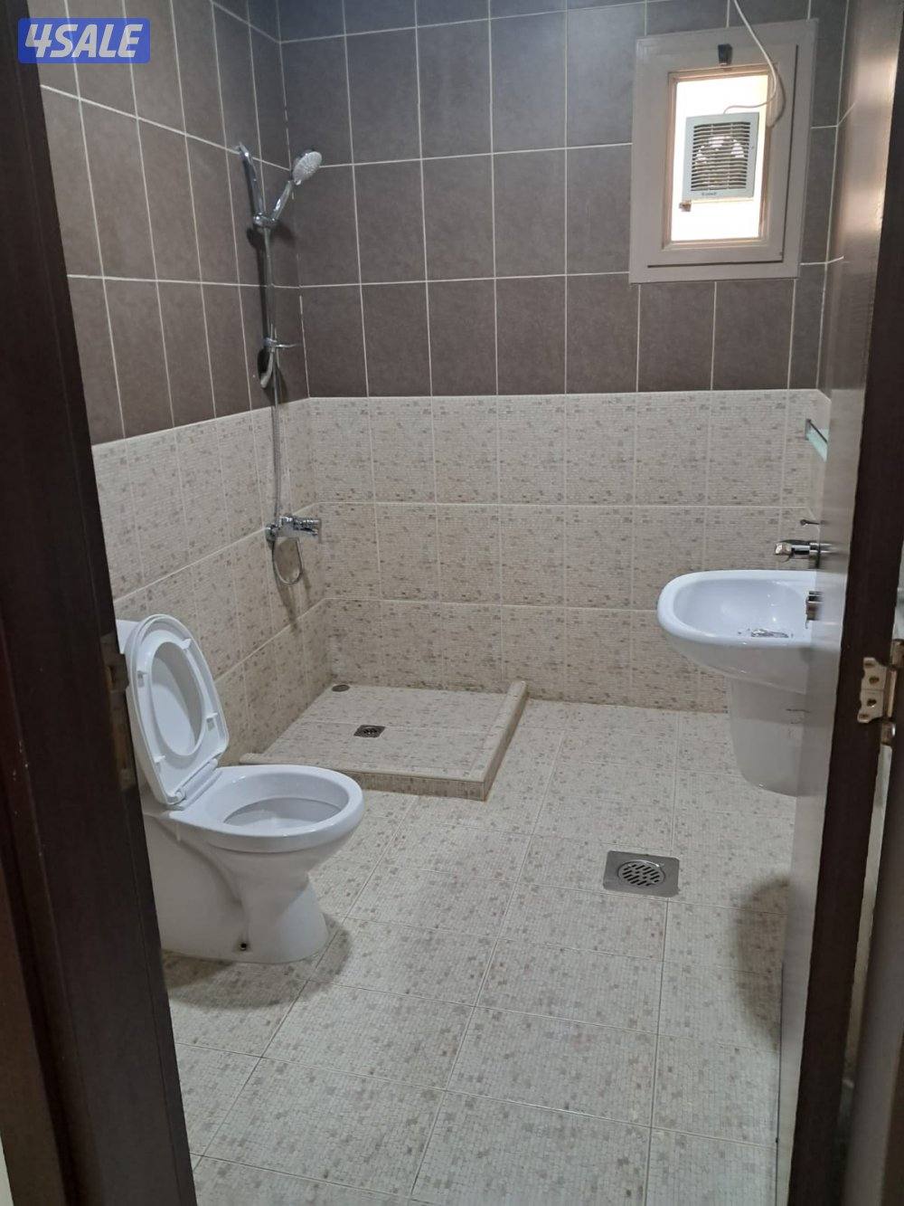 تنظيف منازل / غسيل السجاد / تنظيف حمام / مطبخ  / تنظيف بيت كامل / شقة12