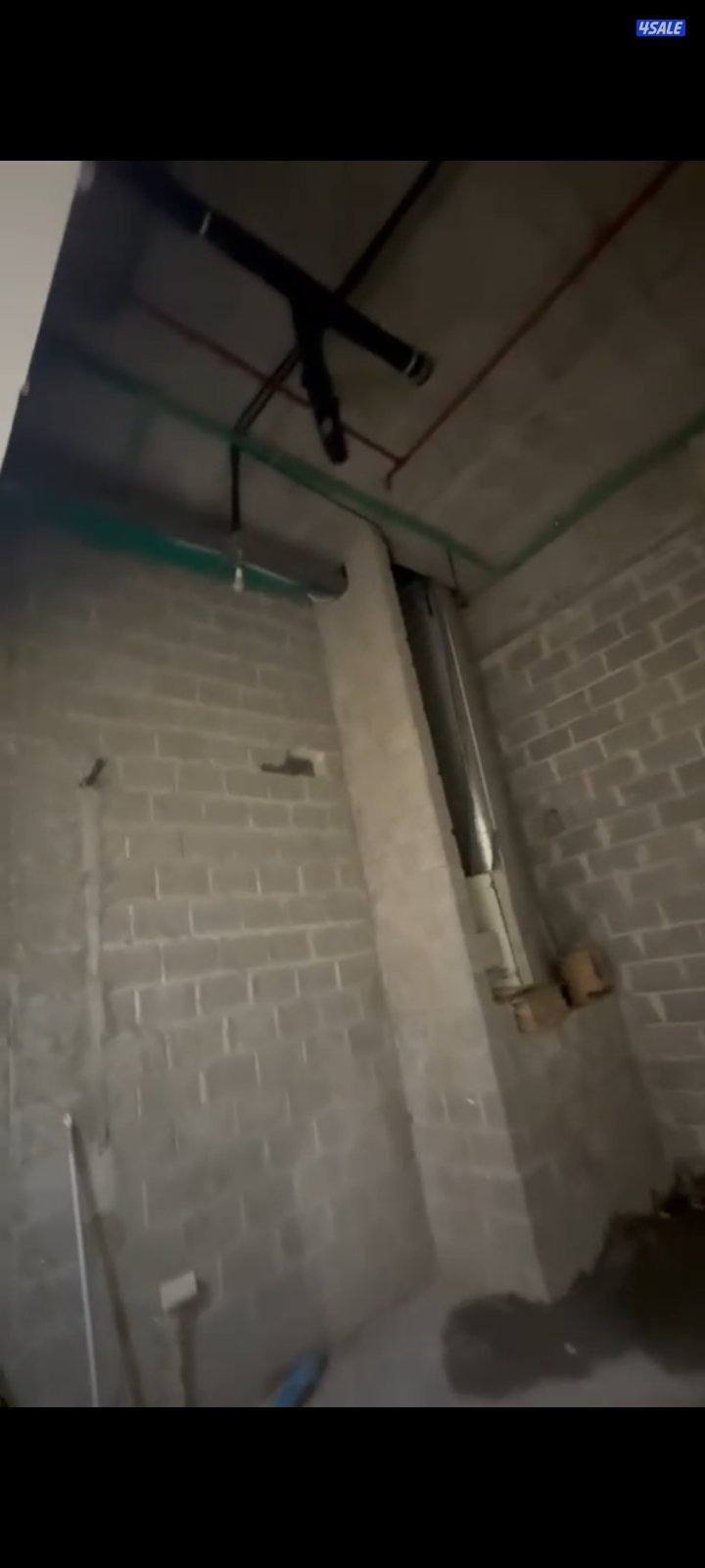 للايجار سرداب مساحة ٥٠٠م مشطب0