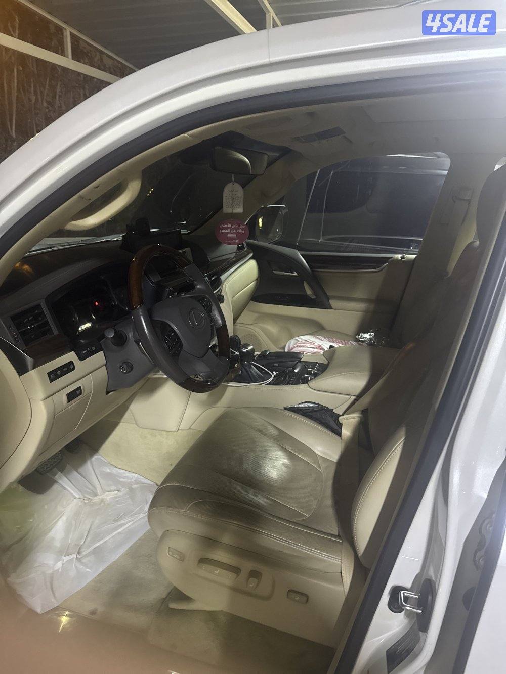 جيب لكزز الساير ابيض داخل بيج الدرجه الاوله صبغ وكاله سيرفس منتظم2