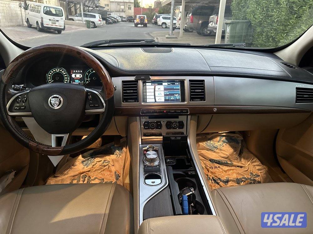 جاكوار 2012 نظيفة جدا6