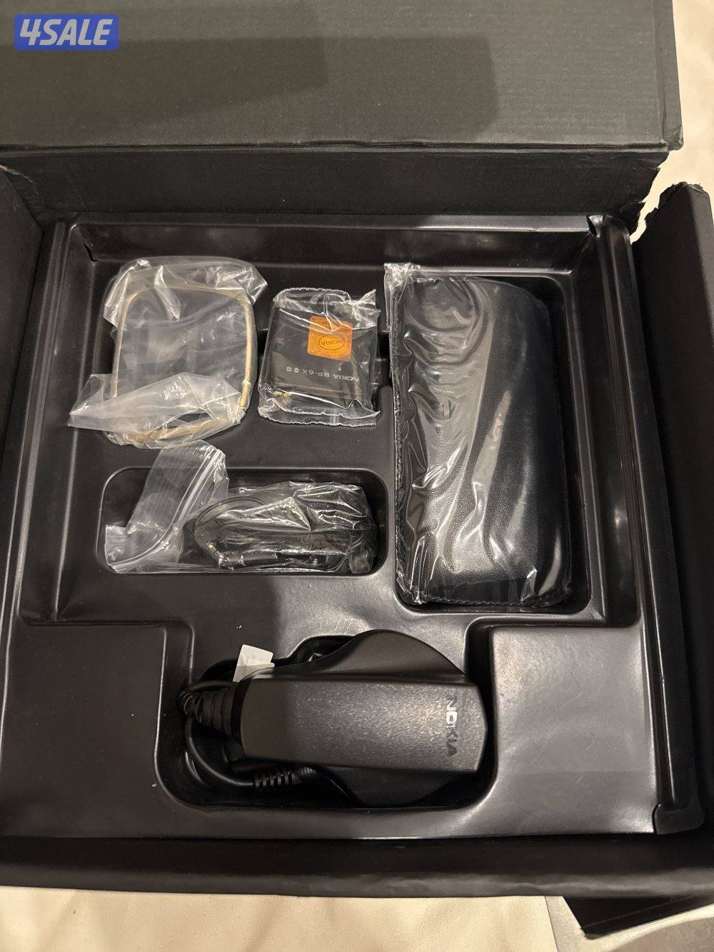 للبيع تلفون نوكيا 8800 جديد لم يستخدم0