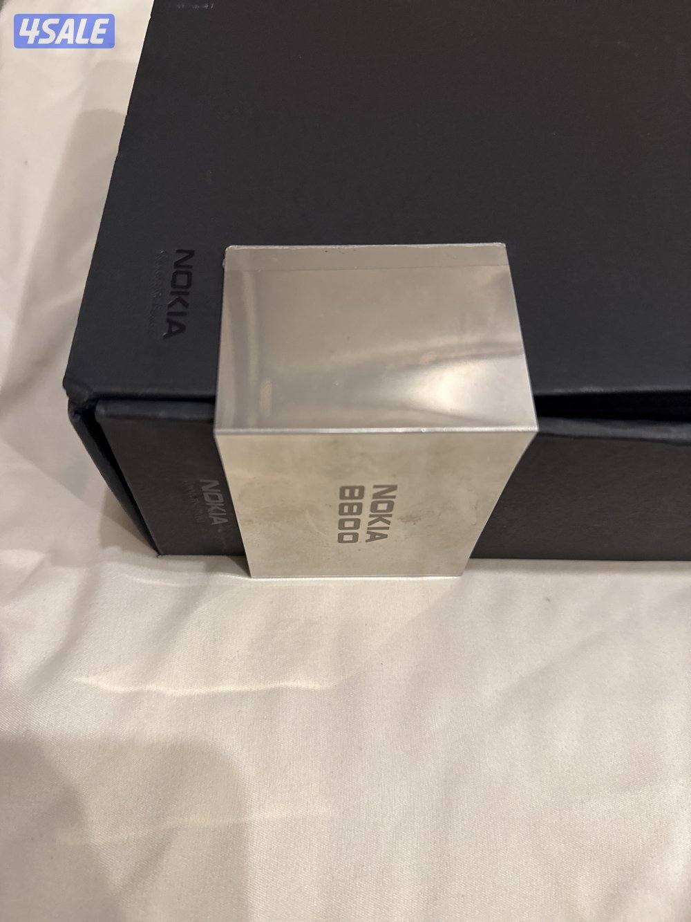 للبيع تلفون نوكيا 8800 جديد لم يستخدم4