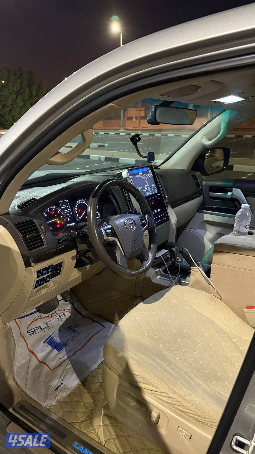 للبيع لاندكروزر VXR 20193