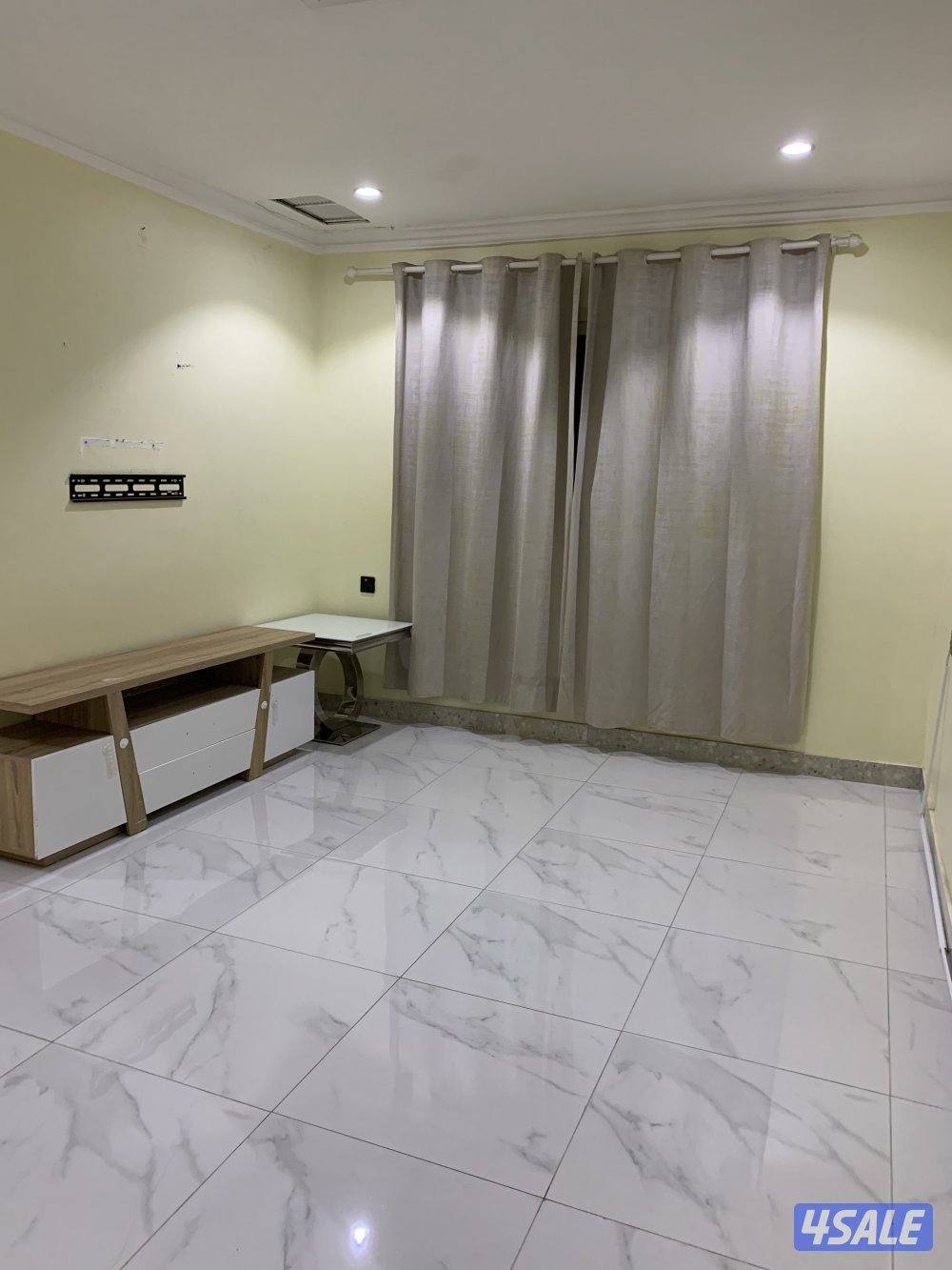 شقق للايجارغرفة وصالة ومطبخ وحمام تشطيب سوبر لوكس0