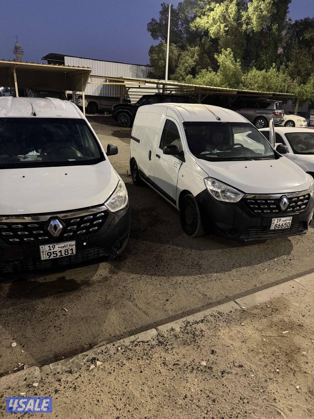 للبيع سيارتين رينو دوكر (مجهزه غسيل)1