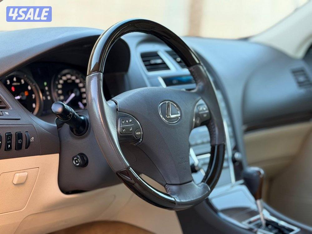 للبيع لكزس ES350 موديل 2011 وارد الساير7