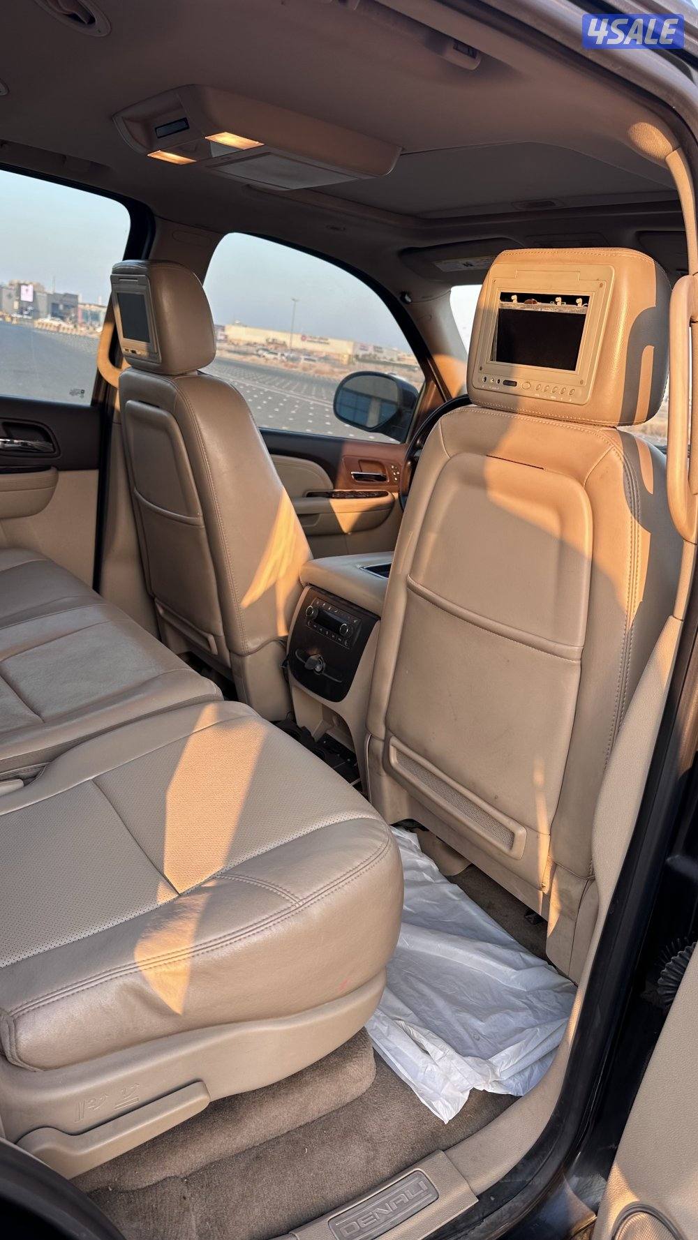 جي ام سي دينالي مديل 2009 بحالة وكاله9