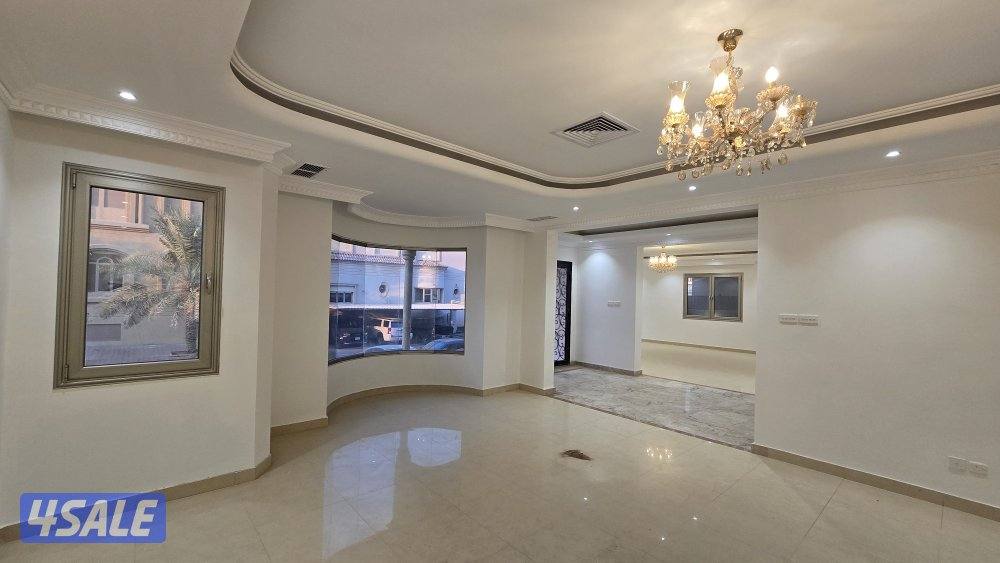 بيت كامل مع حمام سباحة وسرداب للإجار2