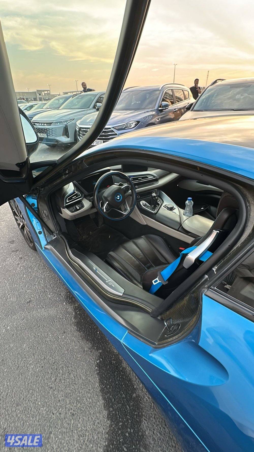 للبيع بى ام دبليو i8 2015 عداد 74 آلف وراد الغانم9