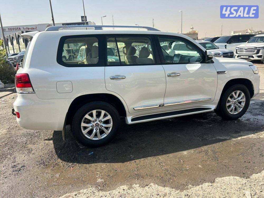 لاند كروزر GX.R-V6 موديل 20212