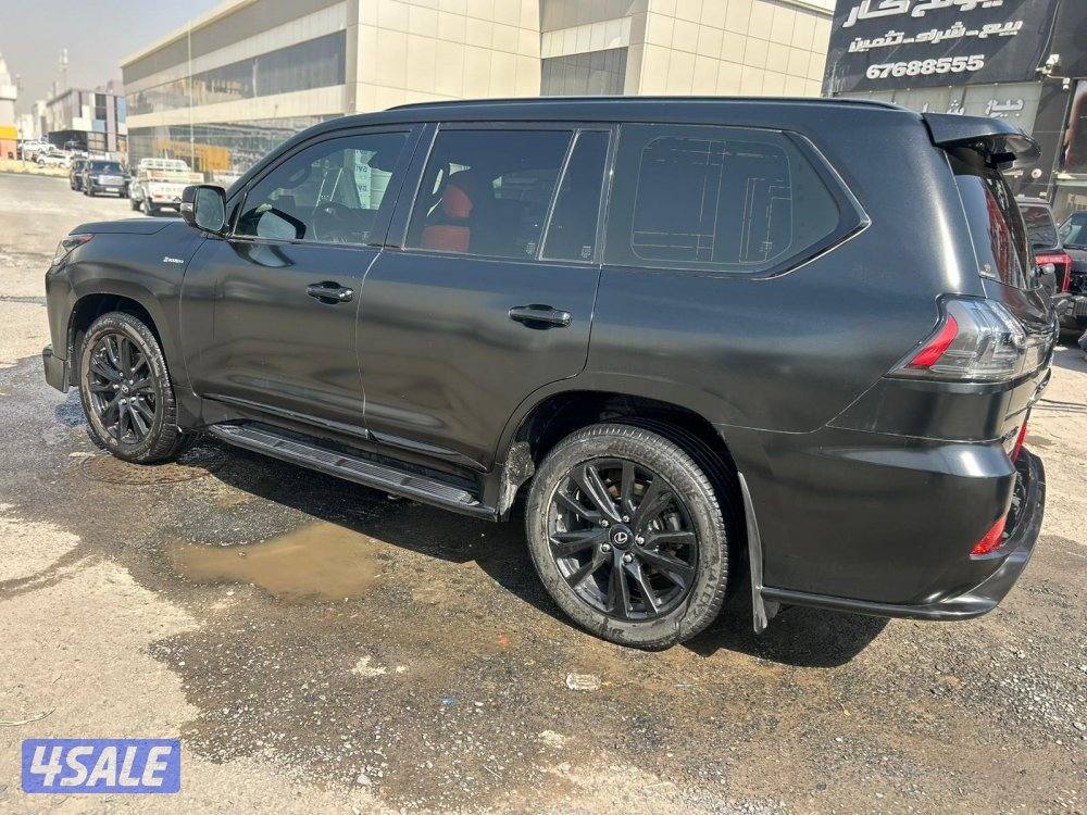 لكزس black editionS-LX5702