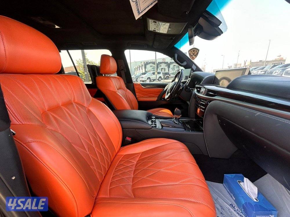 لكزس black editionS-LX5705