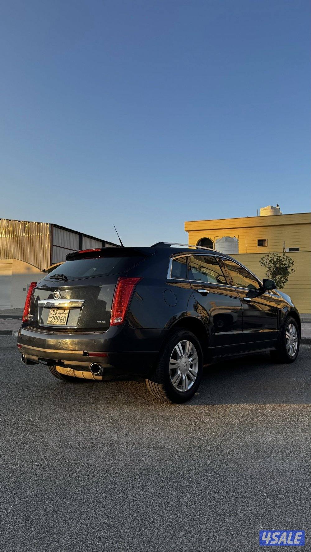 كاديلاك SRX فل اوبشن عداد 130 الف فقط2