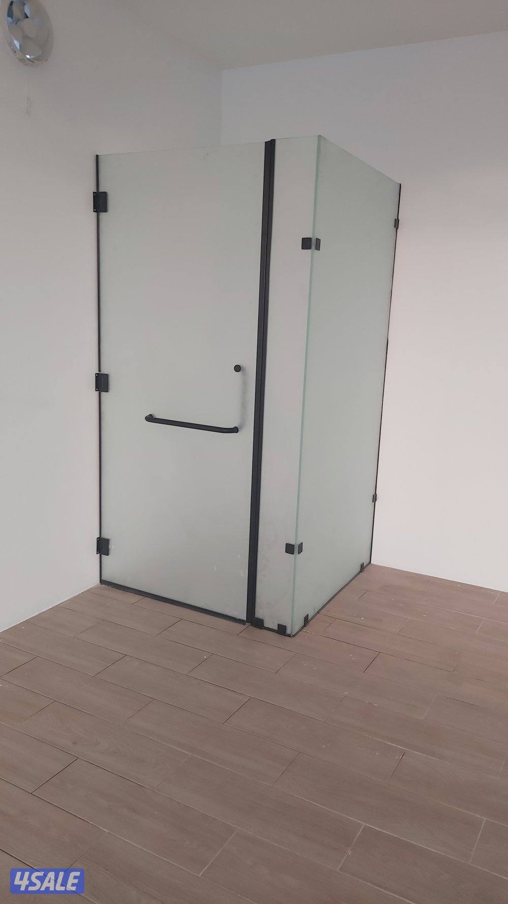 فني تركيب زجاج ومرايا12