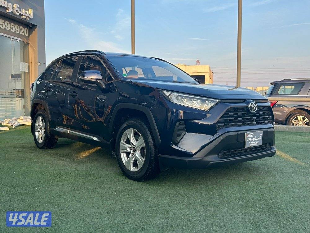 للبيع تويوتا راف 4 موديل 20192