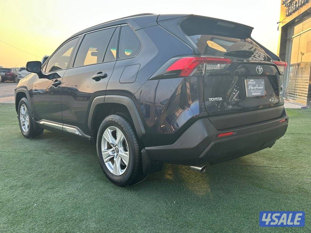 للبيع تويوتا راف 4 موديل 20193