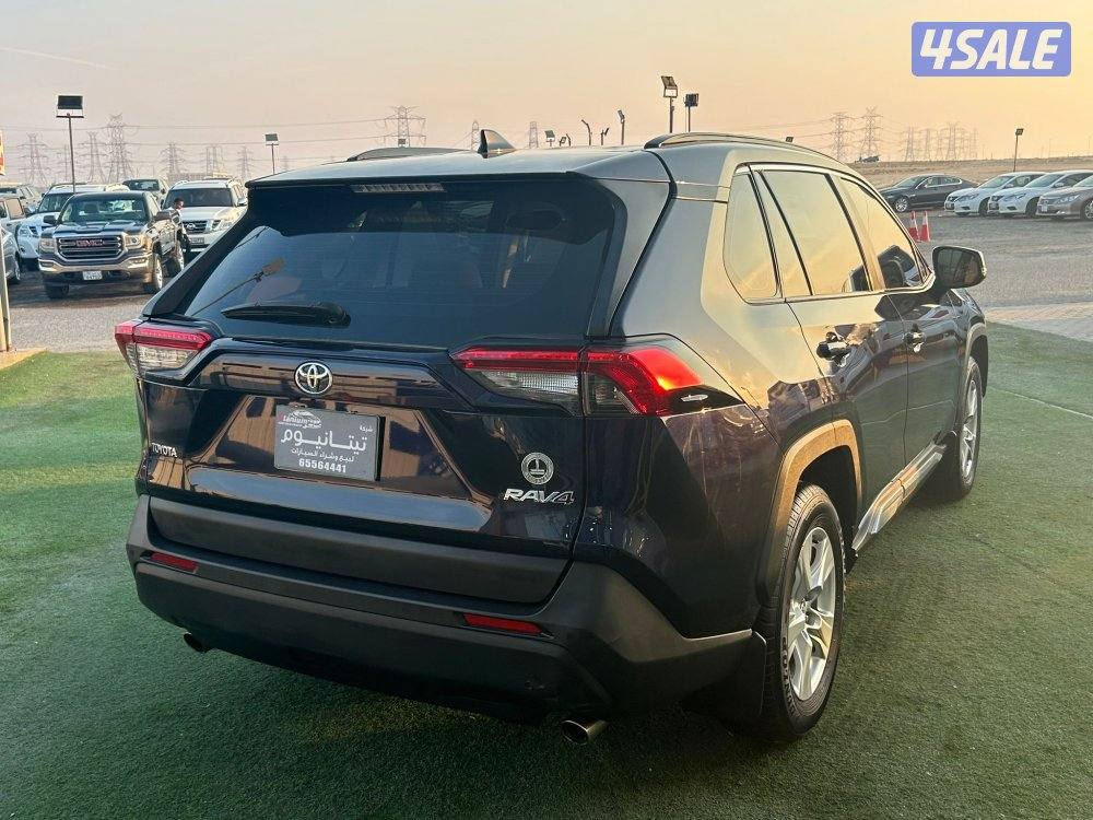 للبيع تويوتا راف 4 موديل 20194