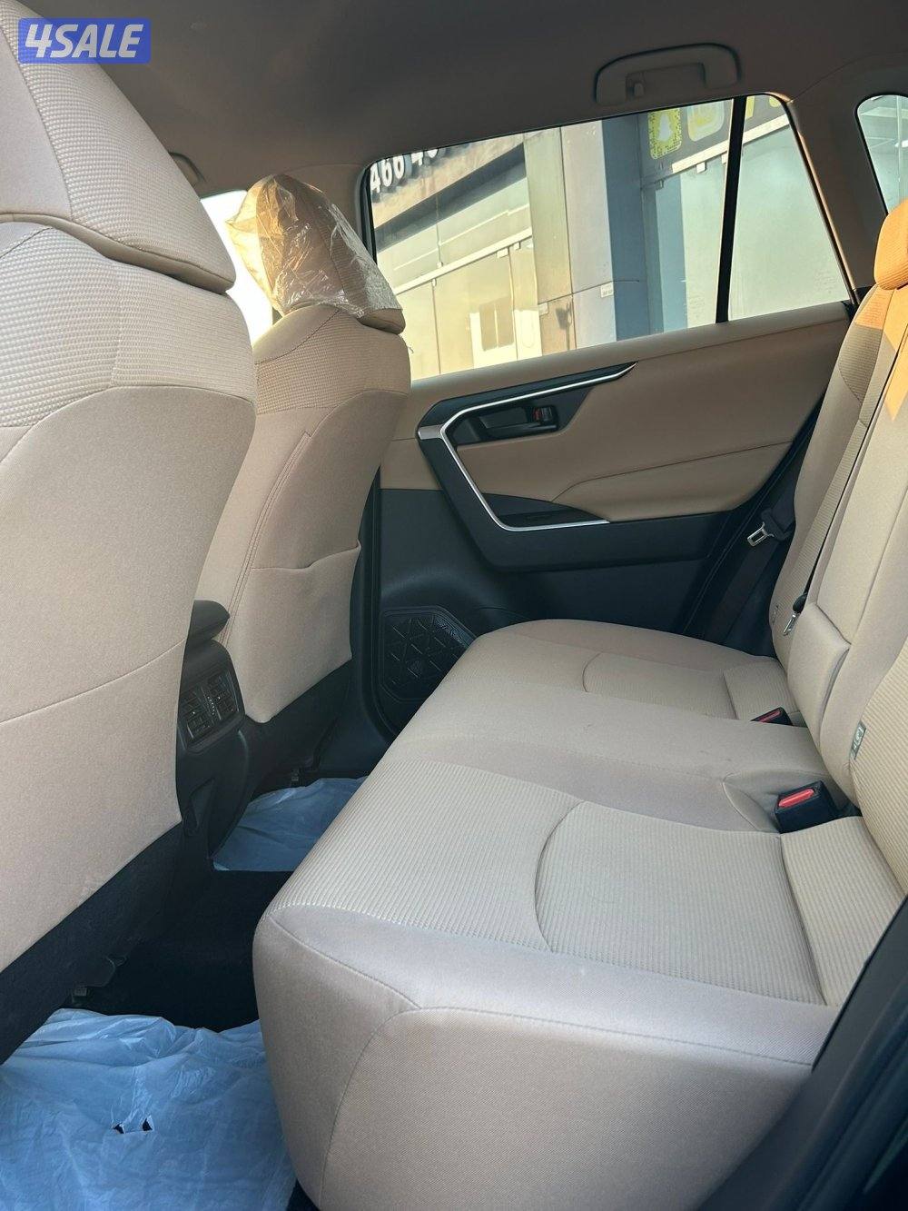 للبيع تويوتا راف 4 موديل 20196