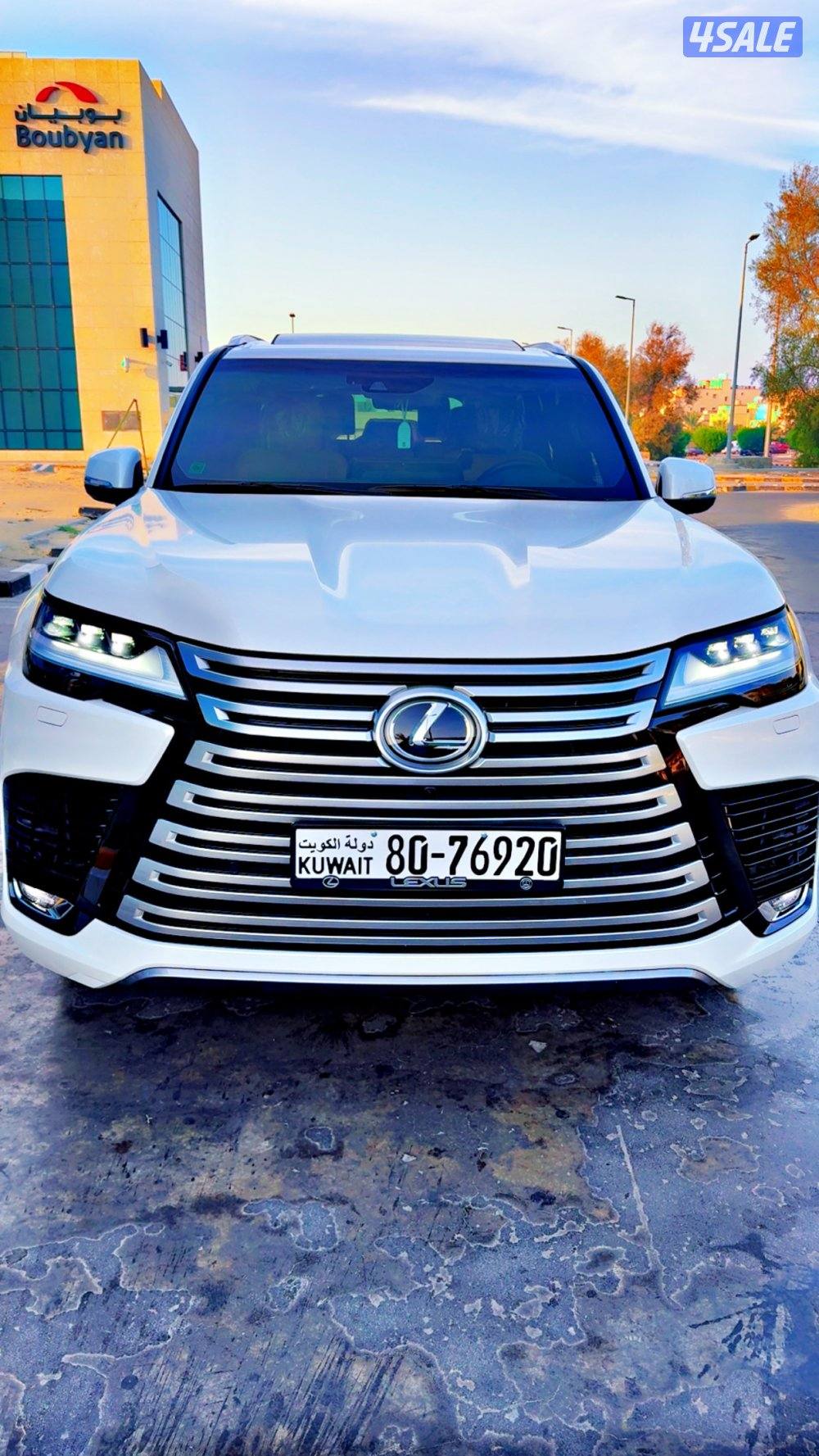 لكزز LX600  الساير 2024 ماشي 9 الف4