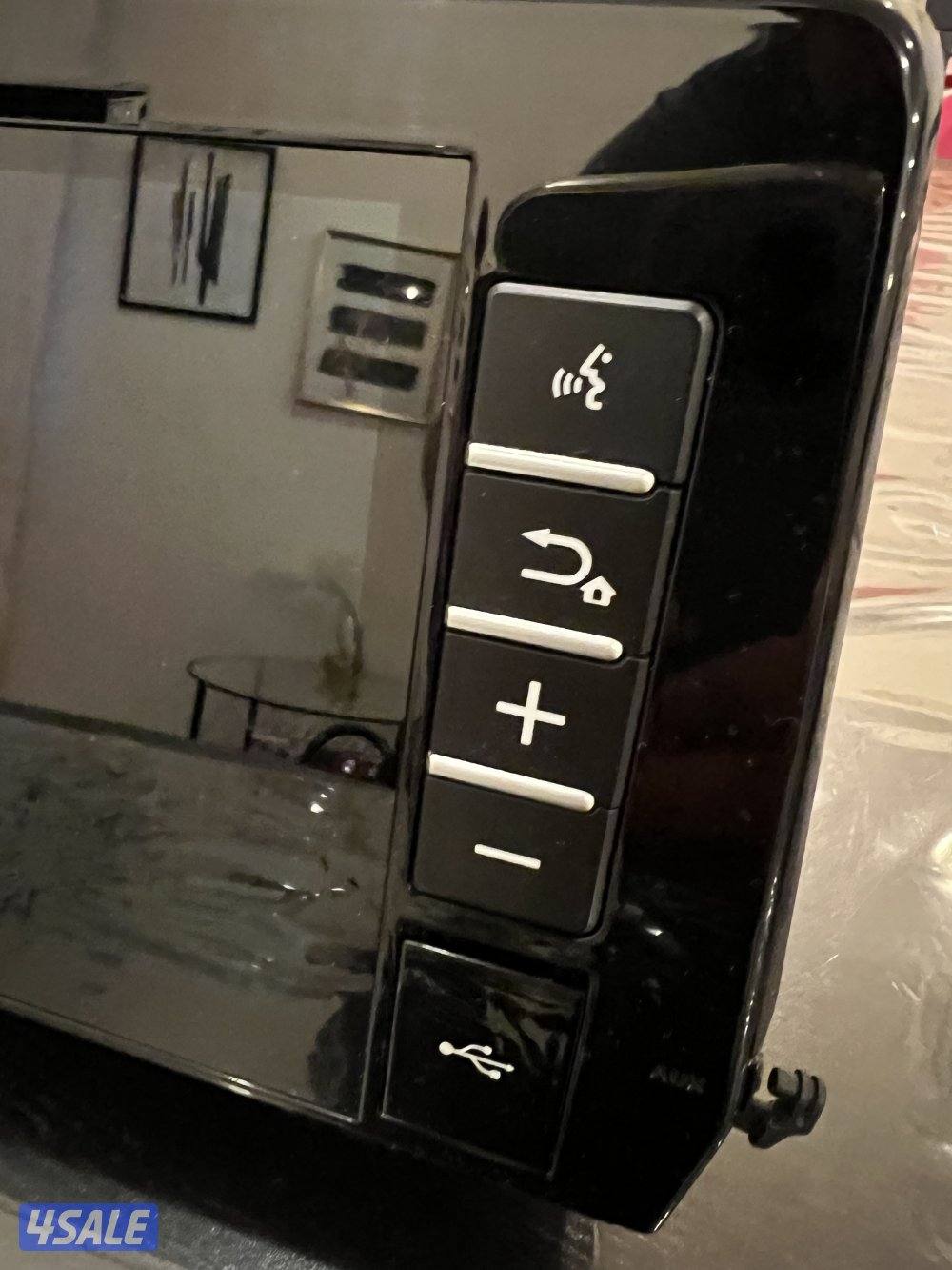 للبيع شاشة برادو الاصليه موديل 2021لي 20233