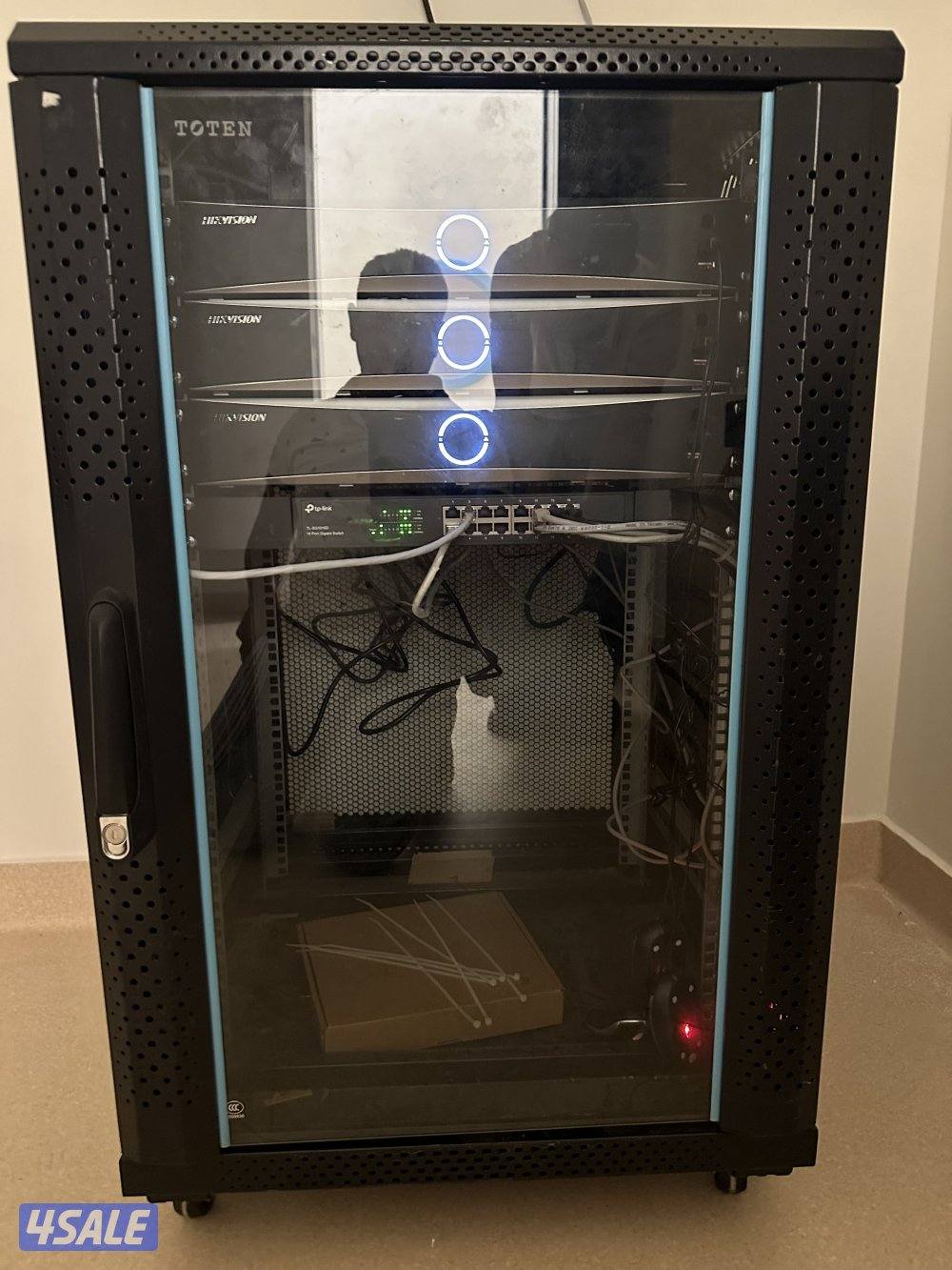 تمديد انترنت وشبكات وبرمجة روترات وكمرات  واجهزت بصمة وبداله وانتركم8