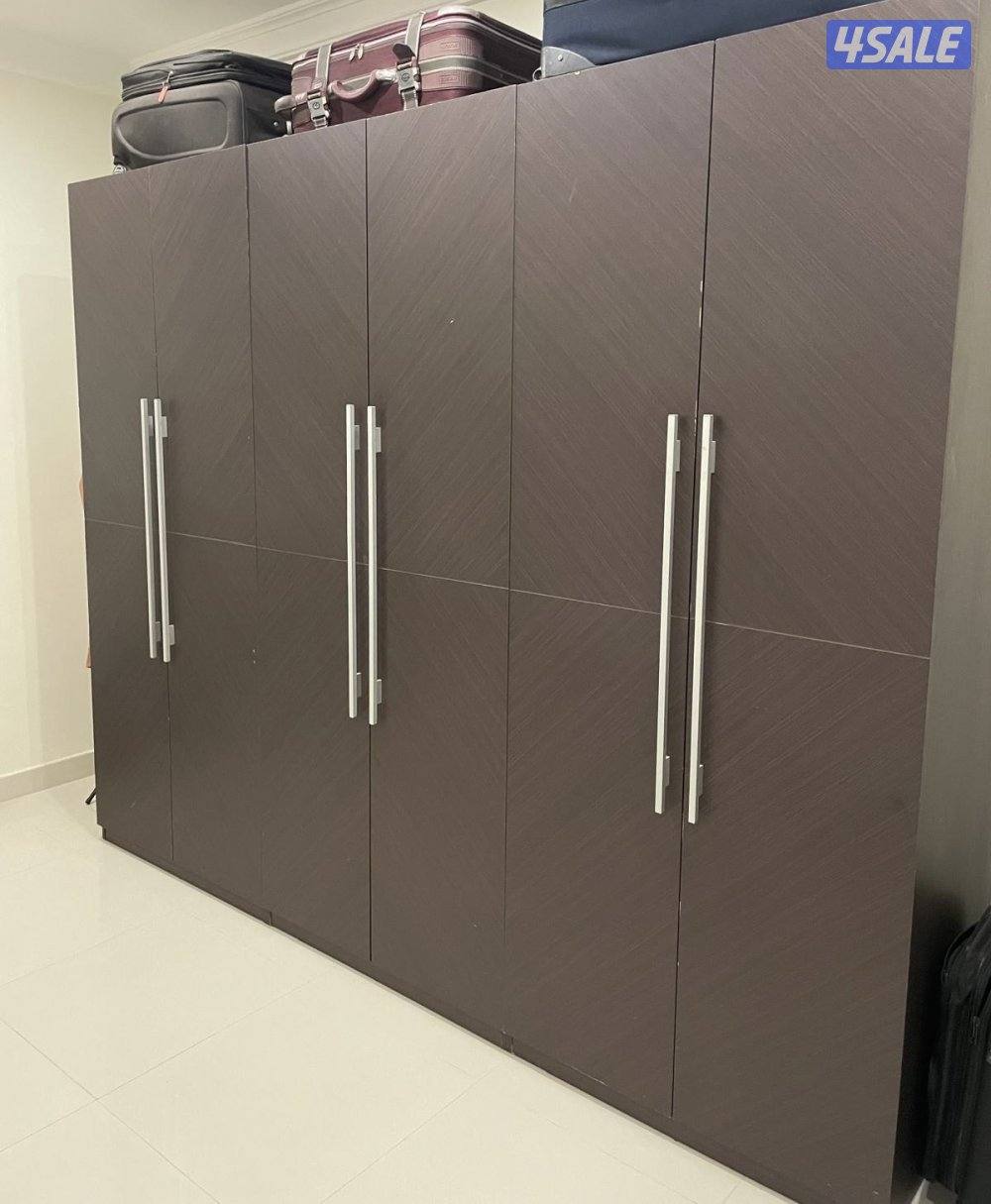 Full bedroom غرفة نوم كاملة سرير مجوز تسريحة ٢ كومودينو خزانة ٦ أبواب3