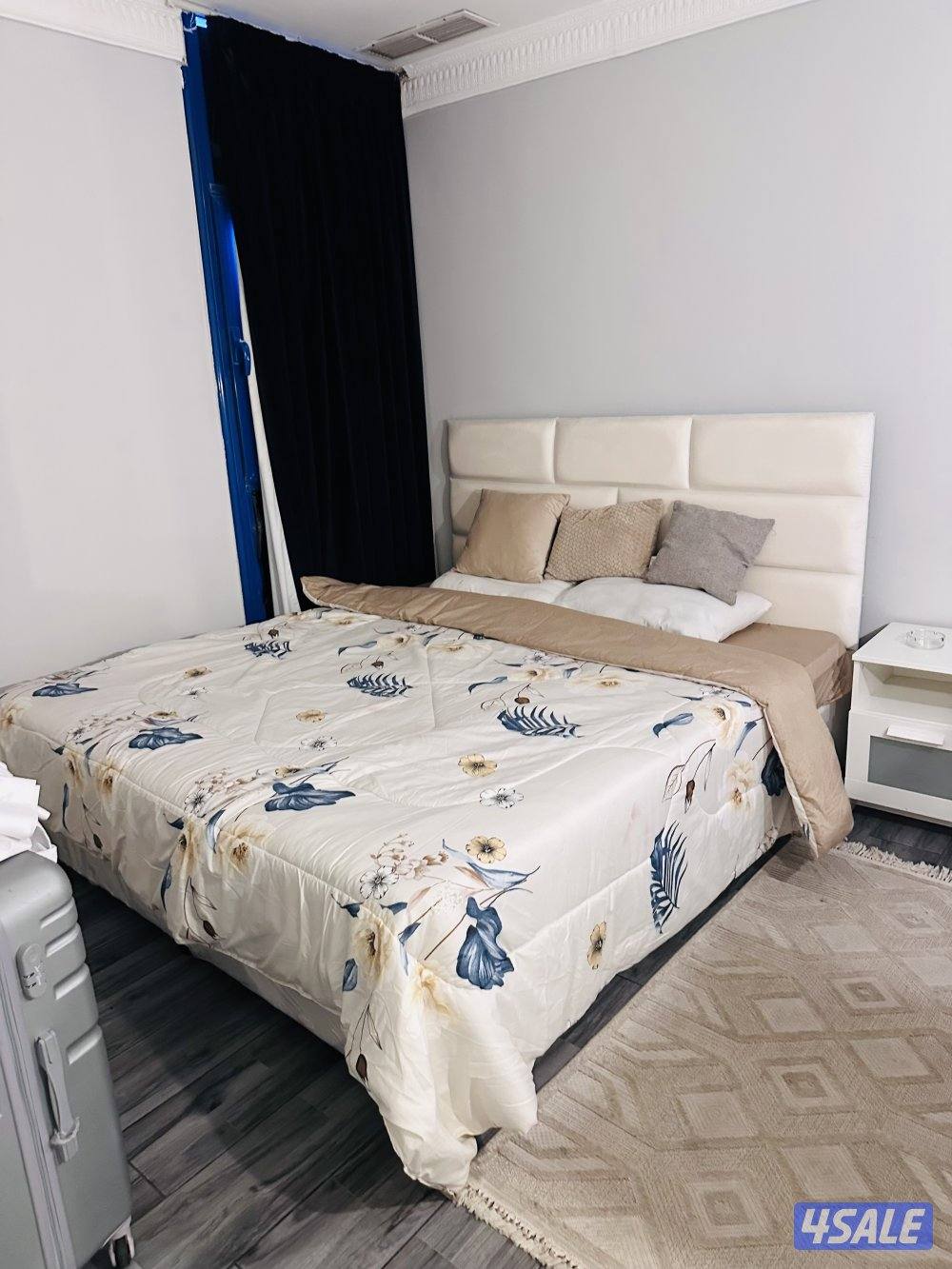 للبيع شقه مفروش عالبحر ابوحليفه  غرفتين حمامين صاله ومطبخ طريق لساحلي4