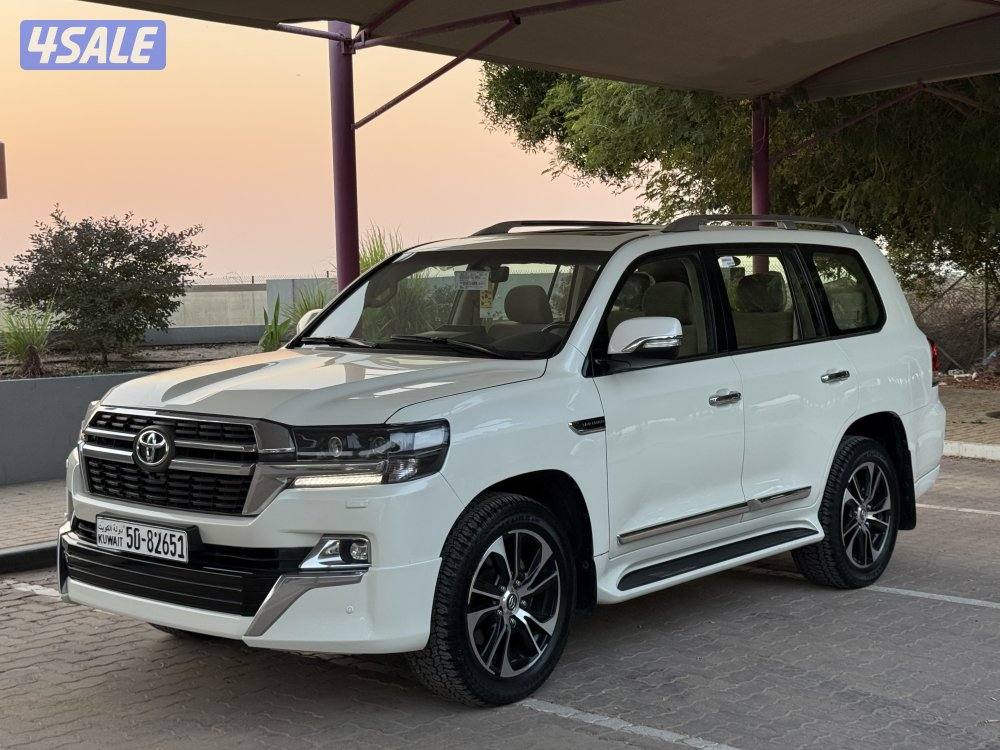 لاند كروز جراند تورينق - موديل 2021 - عداد 111 - وارد الساير1