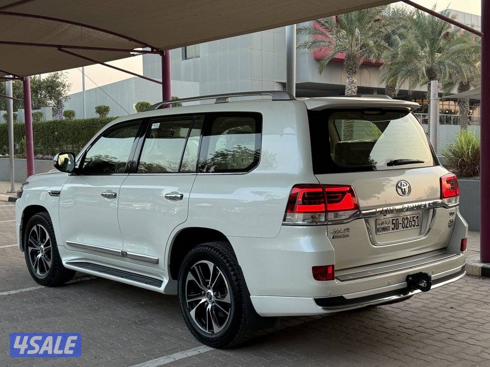 لاند كروز جراند تورينق - موديل 2021 - عداد 111 - وارد الساير3