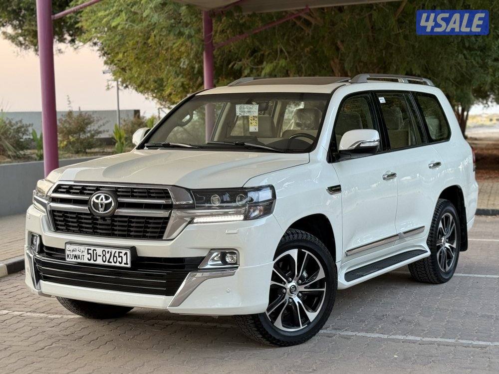 لاند كروز جراند تورينق - موديل 2021 - عداد 111 - وارد الساير0