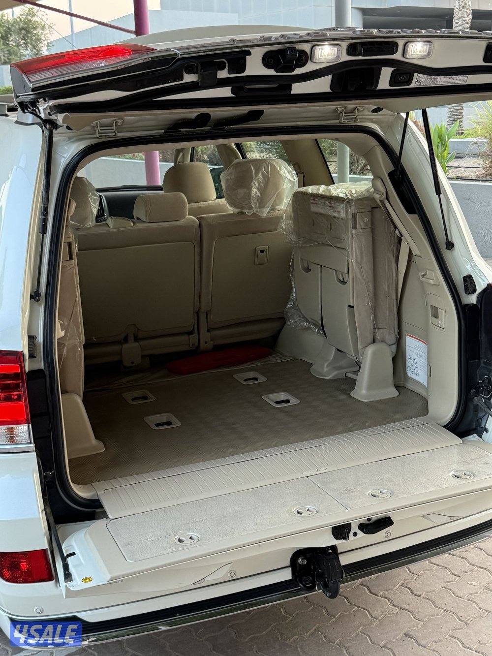 لاند كروز جراند تورينق - موديل 2021 - عداد 111 - وارد الساير9